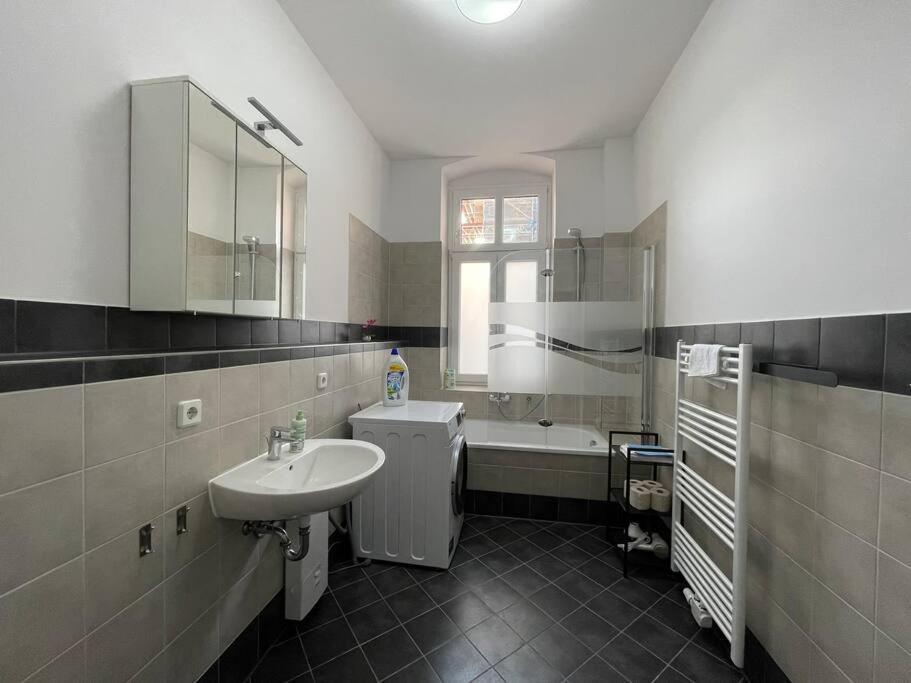 Lucky Stays Ls01 - Vollausstattung - Zentrum - Aufzug - Grosse Kueche - 2 Zimmer - Smart-Tv Magdeburg Ngoại thất bức ảnh